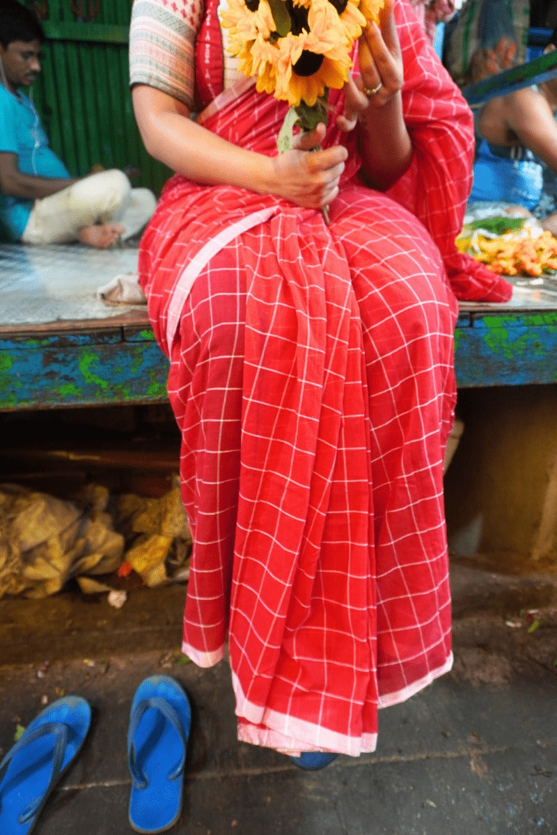 "Laal Buransh" - Indiestore Red Check Pattern Handloom Mul Cotton Saree