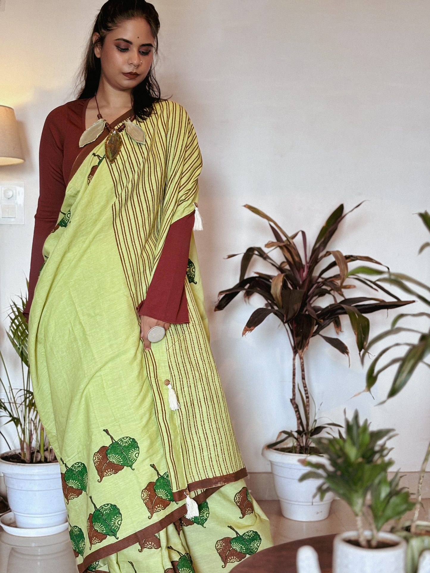 PATTO KA JISM (Saree) – A Dance of Decay and Renewal 🍃