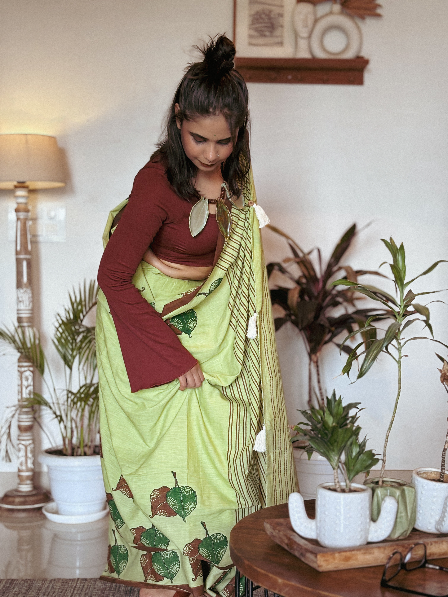 PATTO KA JISM (Saree) – A Dance of Decay and Renewal 🍃