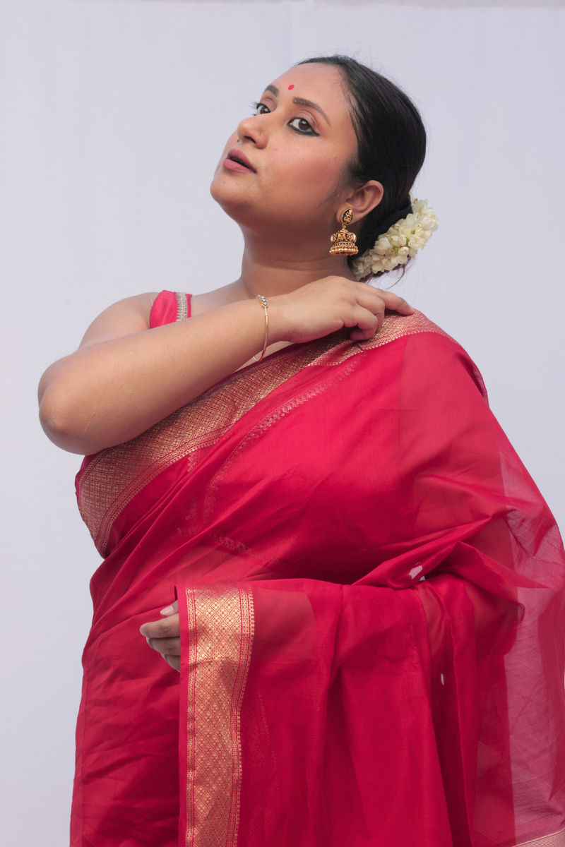 Lavanya - Indiestore Tomato Red Handloom Maheshwari Saree with Intricate Golden Border